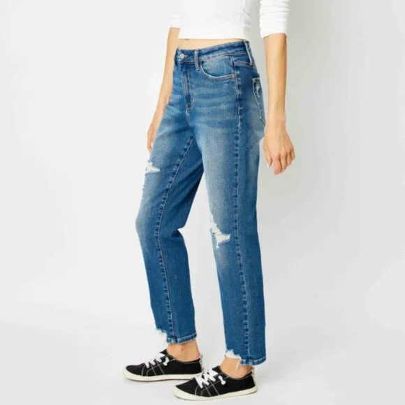 JUDY BLUE QUEEN OF HEARTS BOYFRIEND JEANS NWT - Picture 2 of 6